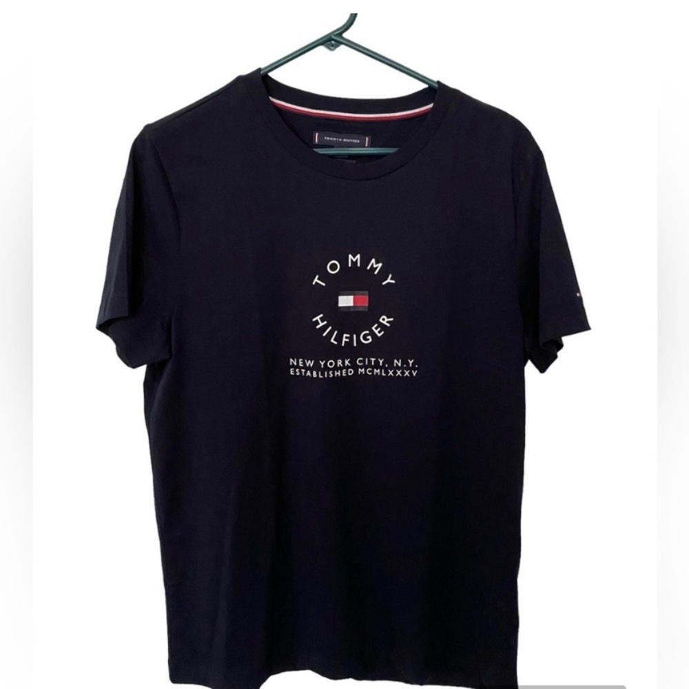 Tommy Hilfiger Men's Black Slim Fit T-Shirt size Large NWOT